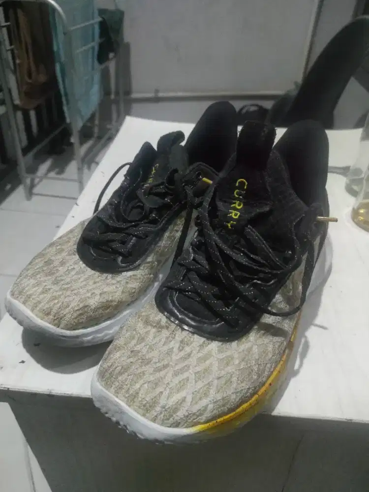 curry kondisi masih bagus ada juga jordan 1 black toe