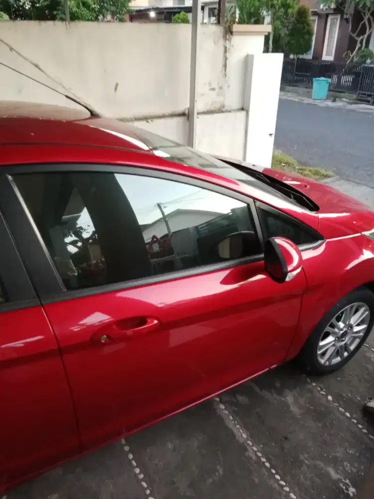 Dijual Ford Fiesta trend AT 2014