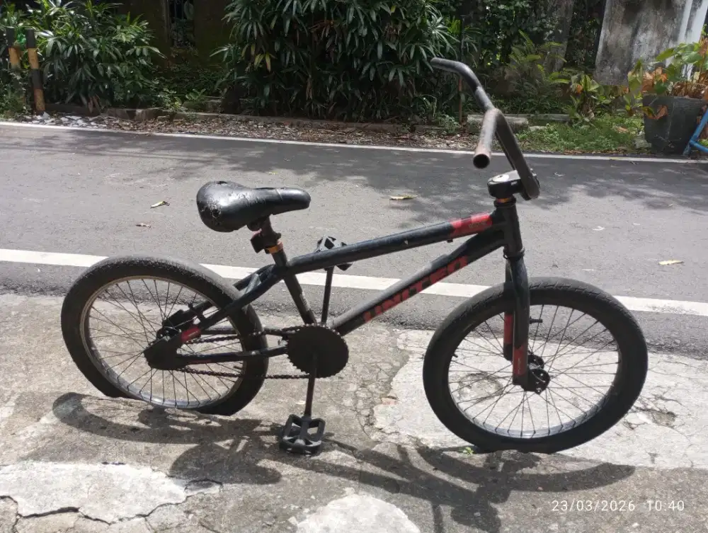 Sepeda BMX Bekas
