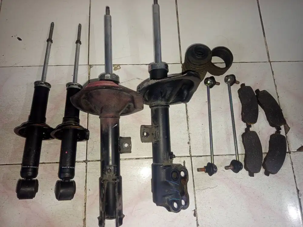 Shock mobil hotlender sport copotan di jual karna menuin gudan