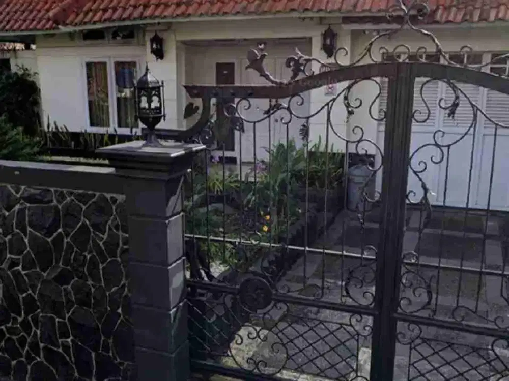 dijual rumah/ villa siap pakai di Cipanas Cianjur Jawa Barat