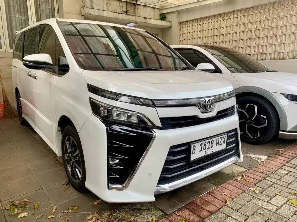 Toyota Voxy 2.0 A/t