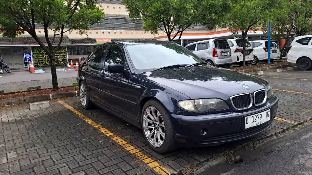 Dijual BMW 318i E46 N46B20 2004