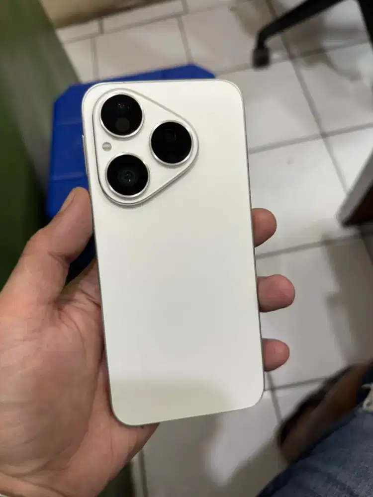 Huawei pura 80 ram 12/256GB