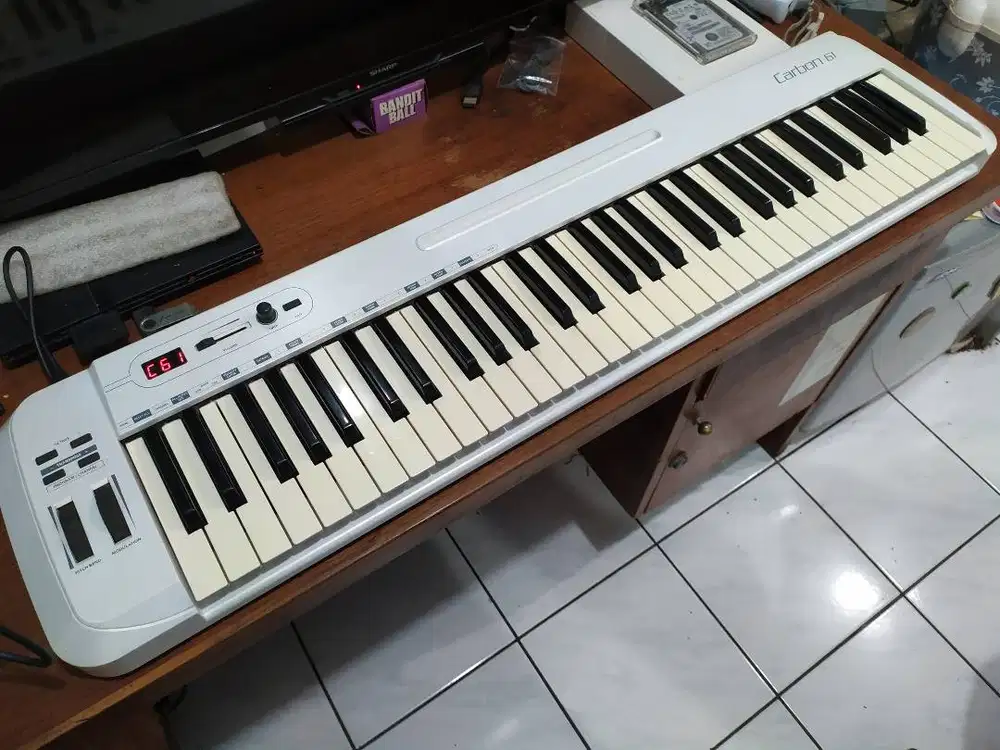 Keyboard Midi Controller Samson Carbon 61 bonus tas