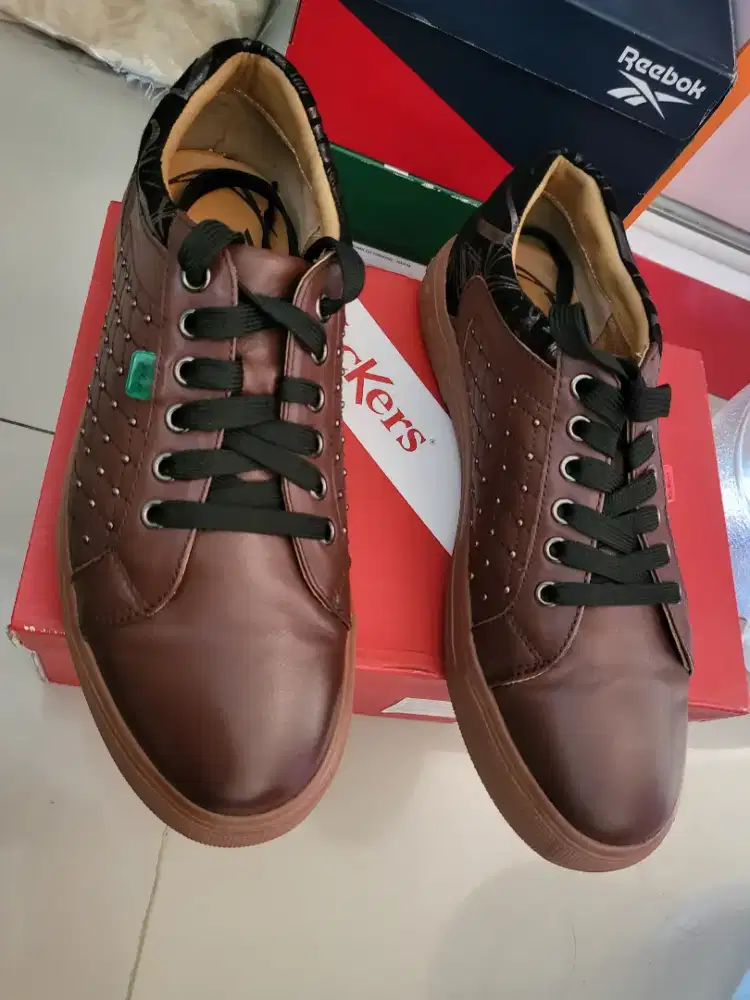 Sepatu anak muda kickers