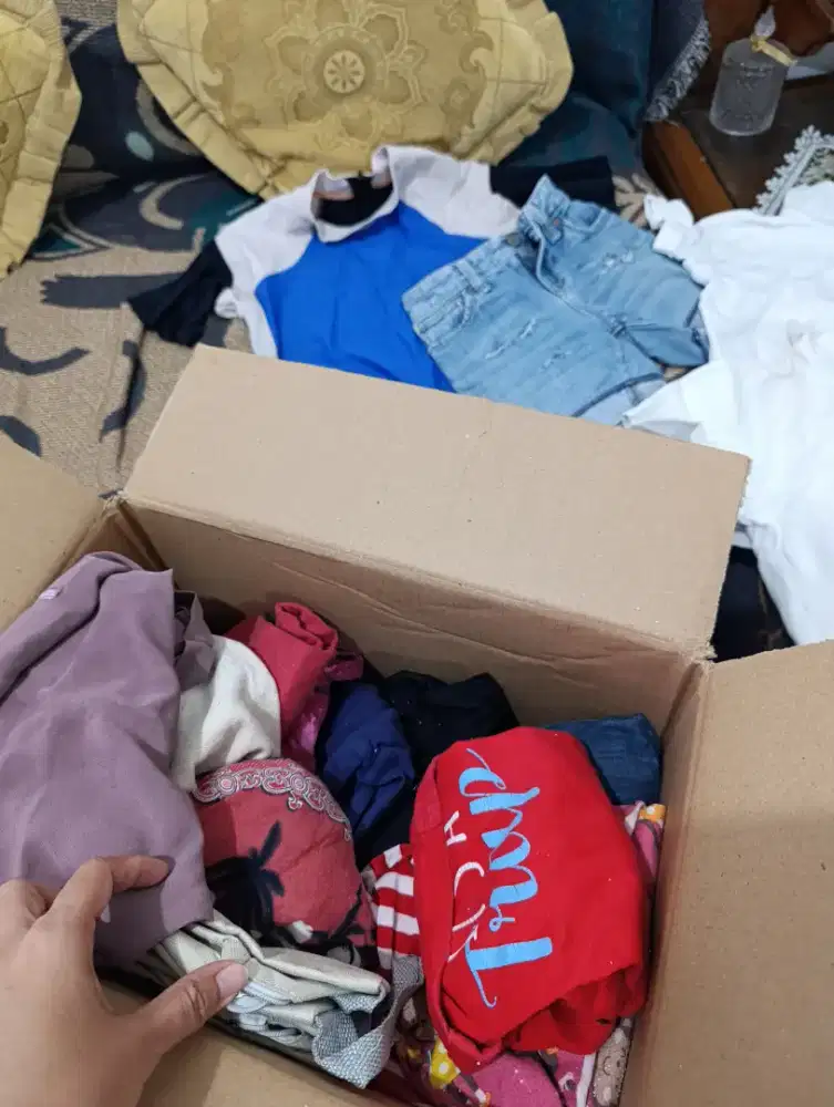 Baju anak 4-8 tahun dan sandal