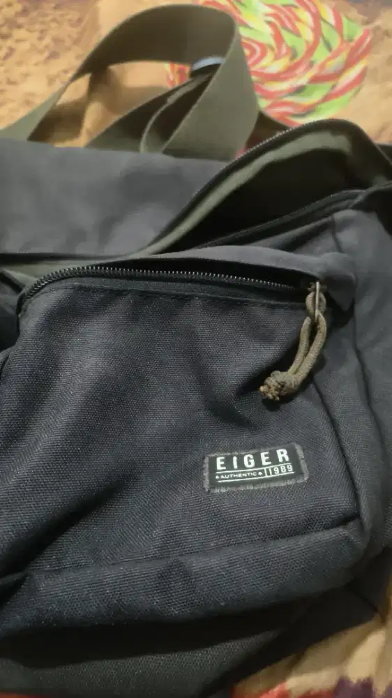 Tas selempang Eiger