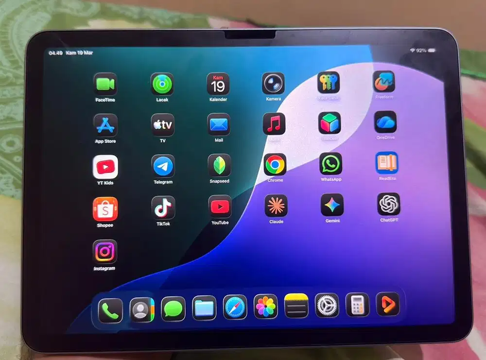 iPad Air M2 128GB + Apple pencil USB – Like New, Mulus, Siap Pakai!