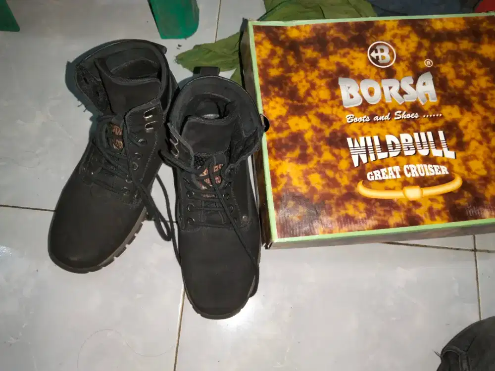 Sepatu Borsa A92912