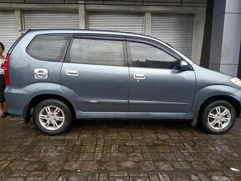 Dijual Daihatsu Xenia Xi 2011
