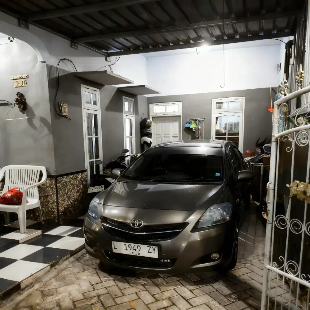 Toyota Limo 2012 Bensin