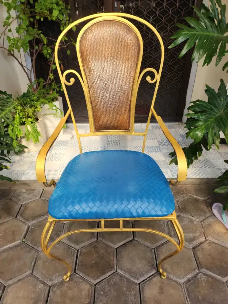 Kursi Besi Antik Berat & Kokoh Sudah Repaint (Kain Import)