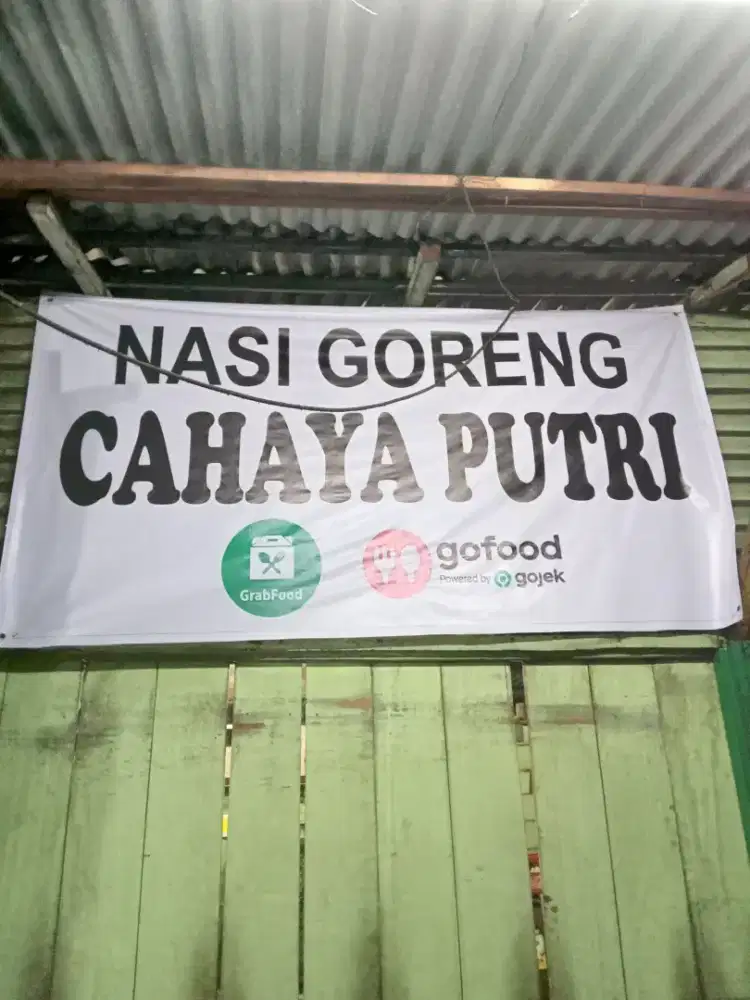 Di cari pegawai warung nasi goreng
