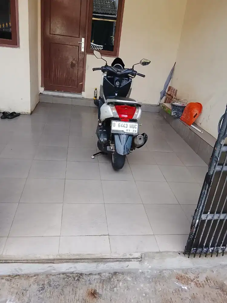 Jasa pasang granit dan kramik