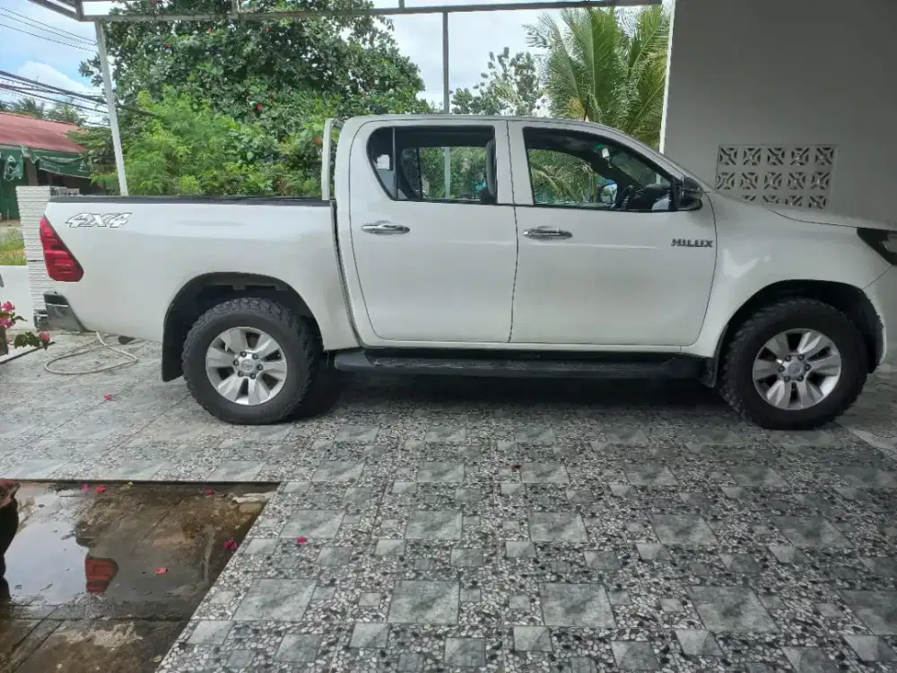 DIJUAL TOYOTA HILUX DC 4X4 2019