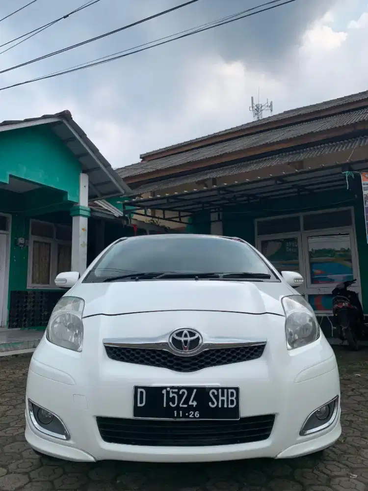 KM 106 RB Yaris E AT Matic 2011/2010