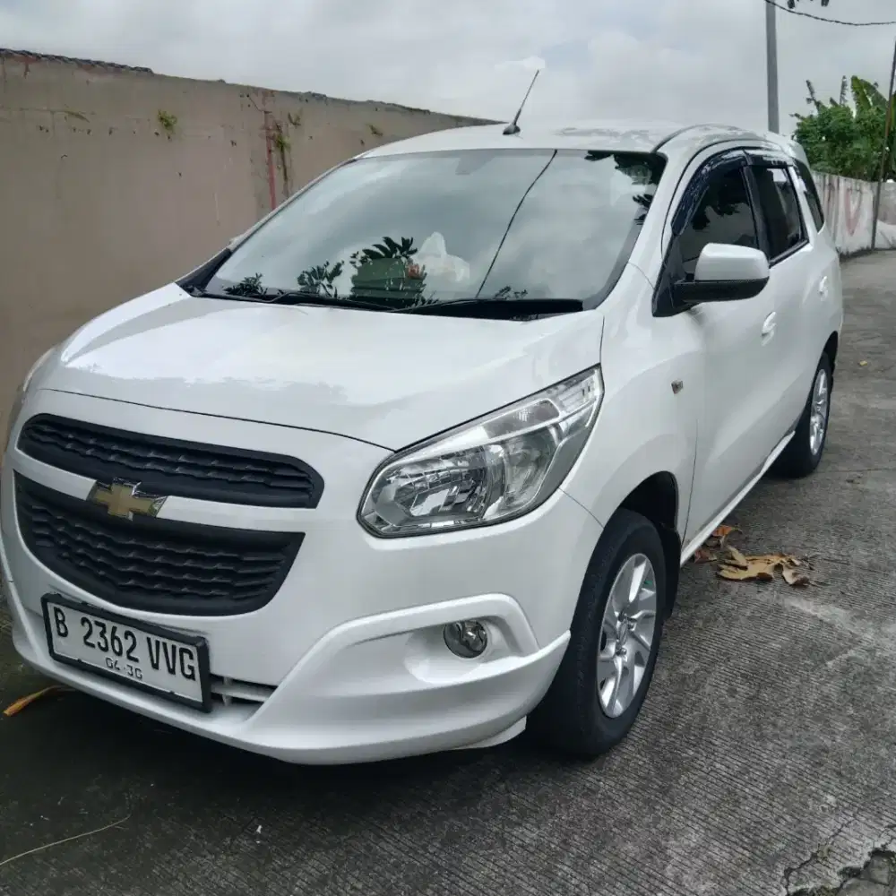 Jual Chevrolet spin 1.2 super irit