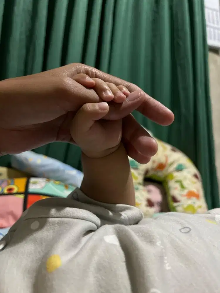 Mengasuh bayi 7 bulan dan anak 5 tahun