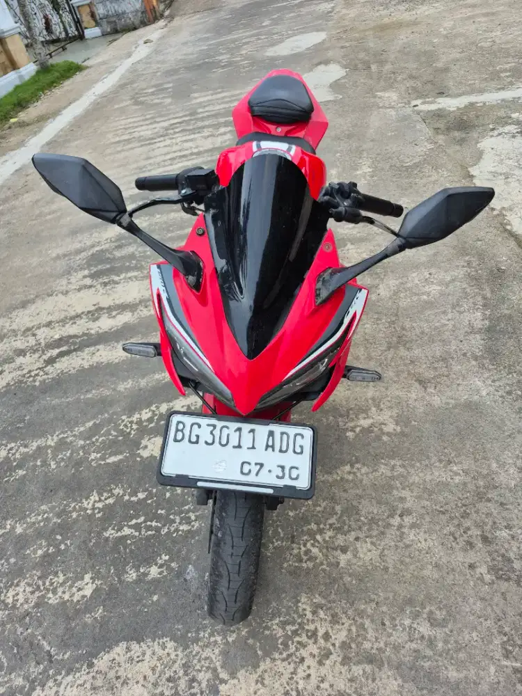 Dijual motor CBR 150 R lengkap kondisi siap pakai
