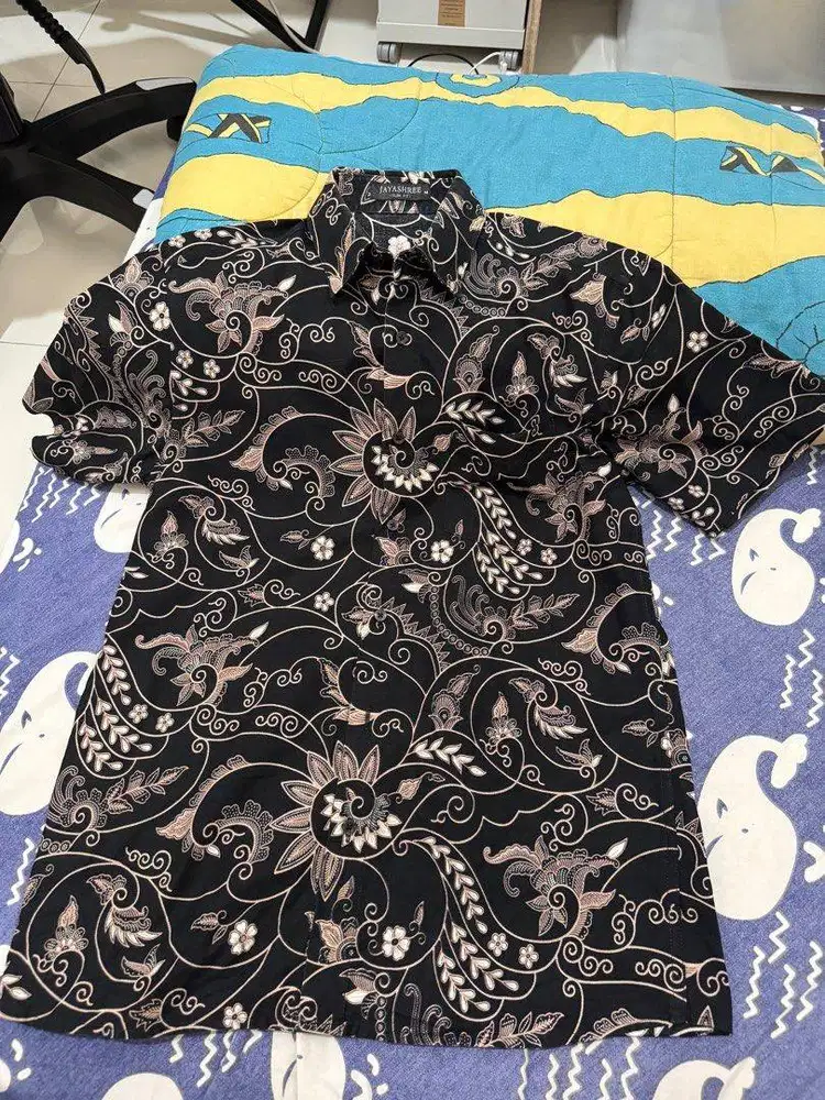 Batik lengan pendek, warna hitam, well used, Jayashree, slim fit M