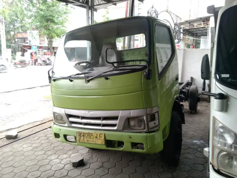 Hino Dutro 130MD tahun 2007