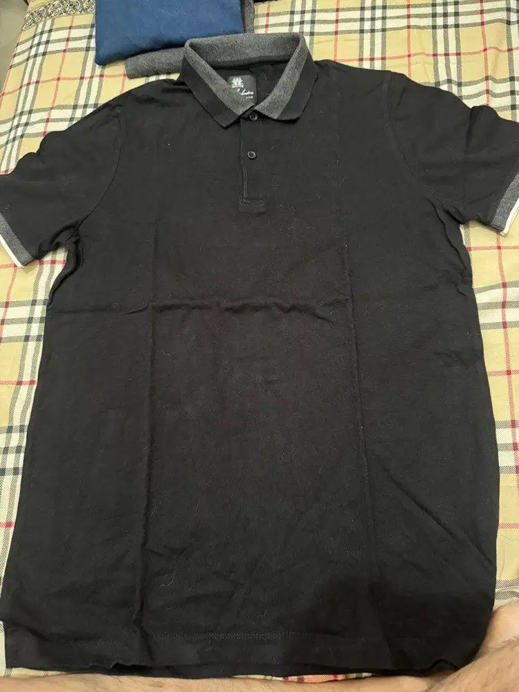 Polo Shirt / kaos polo warna hitam (black) size S, well used mulus 96%