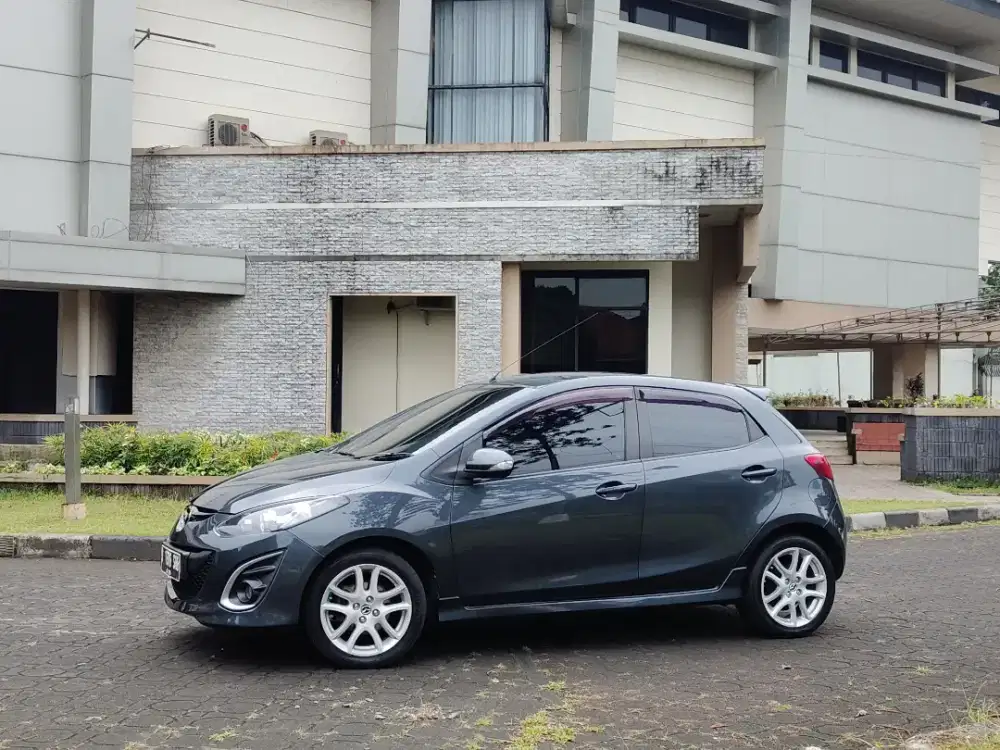 Mazda2 R 2013 AT Abu Record Mazda Terawat Bagus