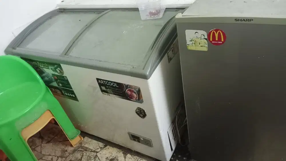 KULKAS DAN FREEZER BEKAS COFFESHOP