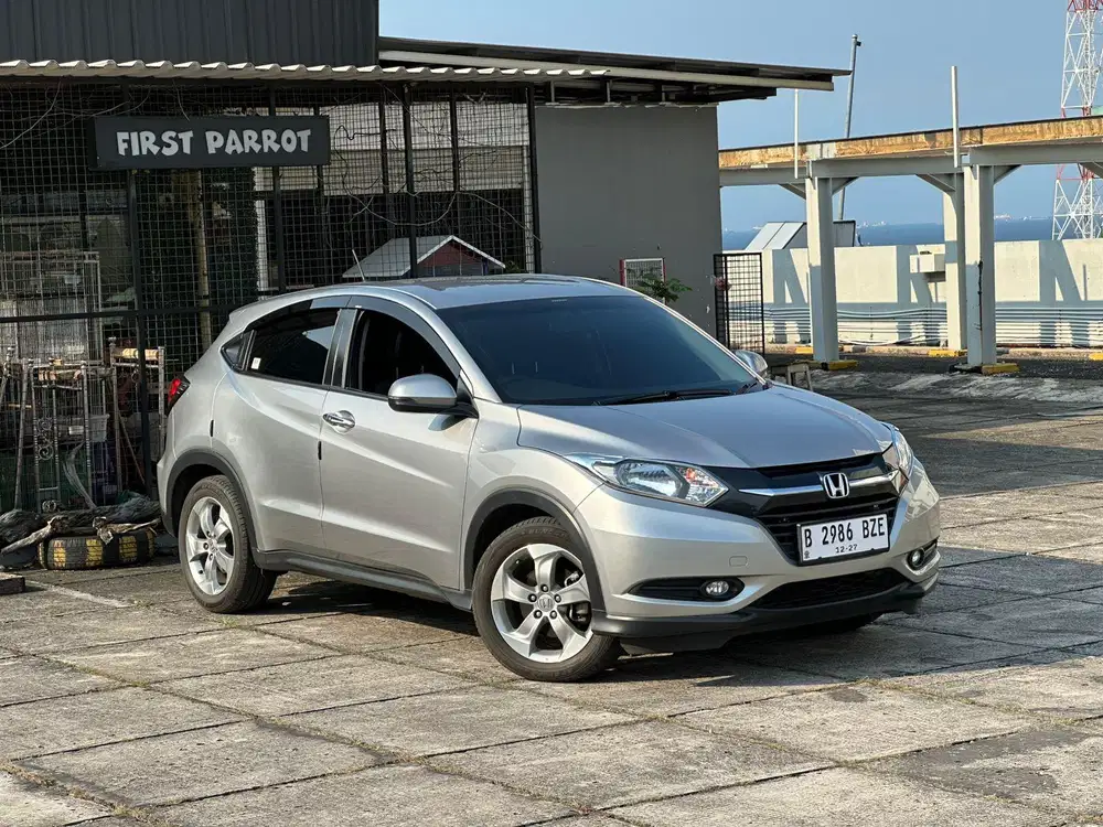 PALING MURAH !! Dp 10jt HRV E CVT MATIC AT 2017 SIAPA CEPAT !!