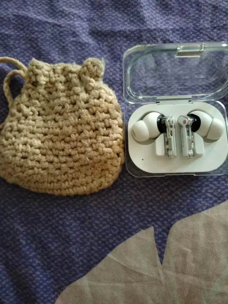 Earbud Nothing (a) TWS