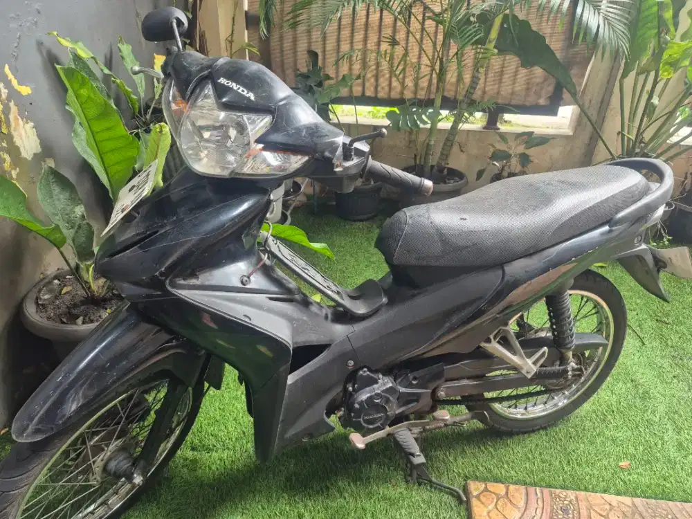 Jual honda  revo thn 2010 tgn 1 dari baru