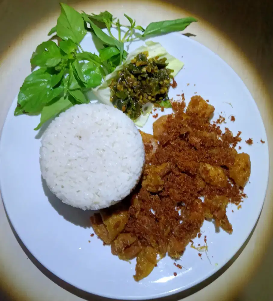 Dibutuhkan karyawan foodcourt