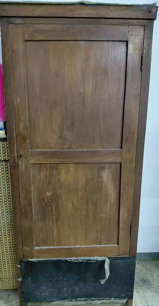 Dijual lemari jati bekas