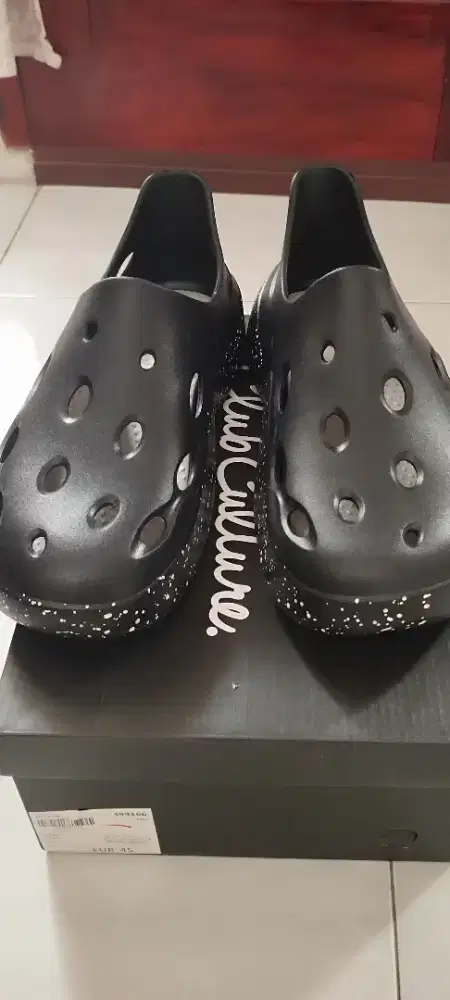 Sepatu sendal karet merk club culture size 45
