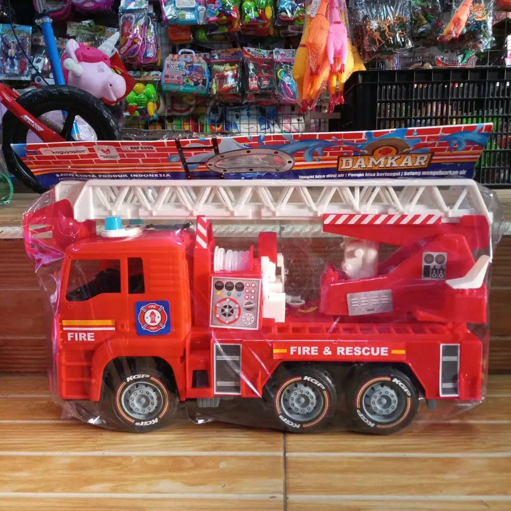 mainan anakk truk pemadamm jumbo bisa keluar air