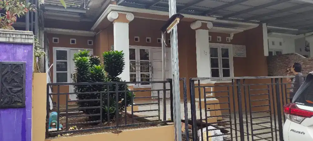 Dikontrakan RUMAH NYAMAN 4 Kamar