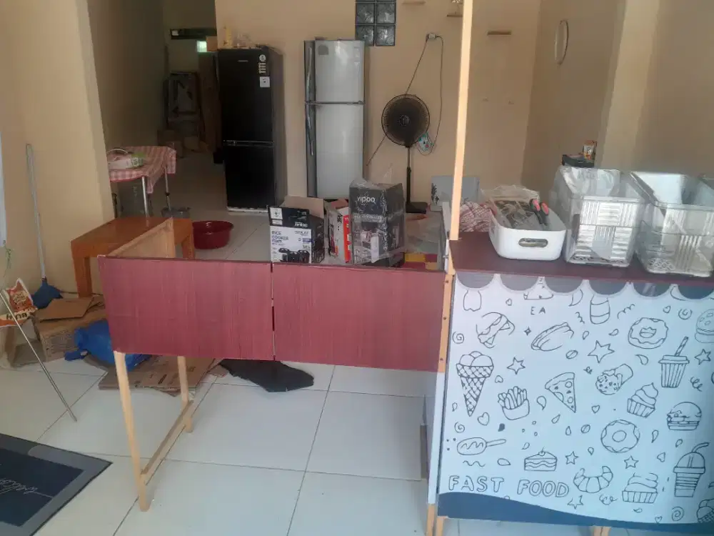 Etalase Kayu Bongkar Pasang