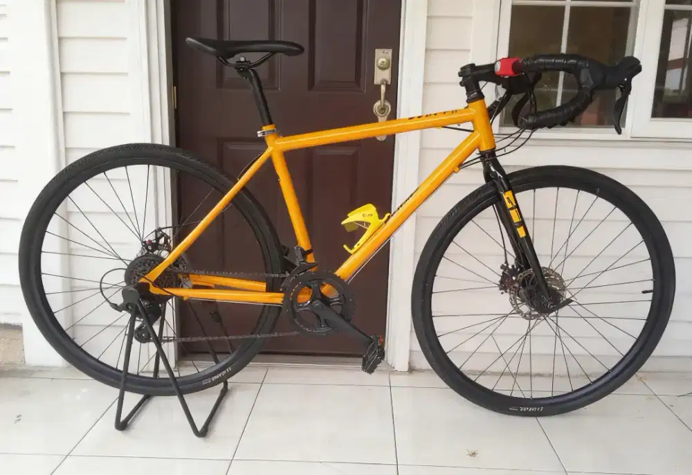 Sepeda balap road bike united scappa