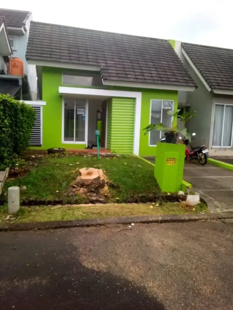 Dijual murah rumah di komplek real estate dekat akses tol