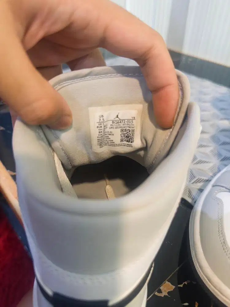 WMNS AIR JORDAN 1 MID