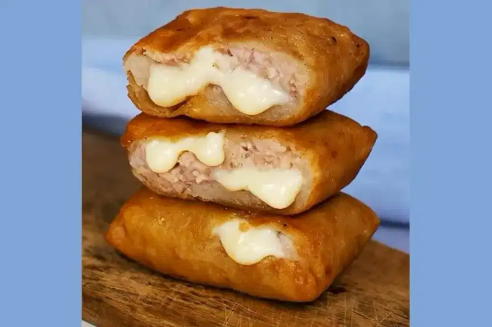 produksi dimsum dan jaga stand