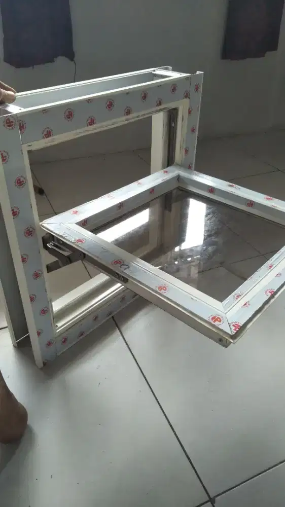 Kusen aluminium pintu jendela kaca