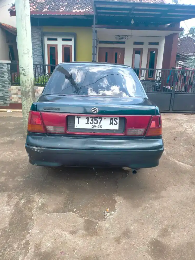 Di jual mobil Suzuki esteem THN 1995