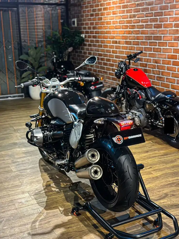 BMW R9T Roadster 1200 Full Paper ATPM acc ++ low odo like new