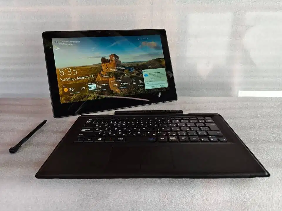 Laptop/ Tablet NEC V-5 2-in-1 Touchscreen i5 Gen 7 Bonus Tas + Pen