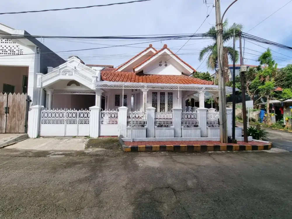 Rumah Hook Luas 15 Menit ke Gerbang Tol Cisalak 3 Dibantu KPR J-44872