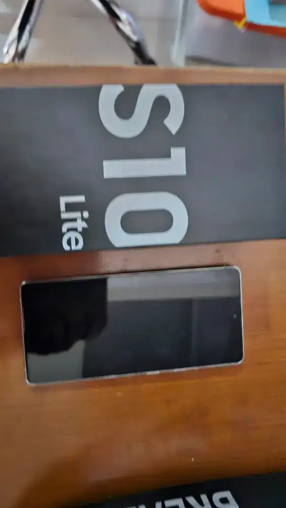 SAMSUNG S10 Lite