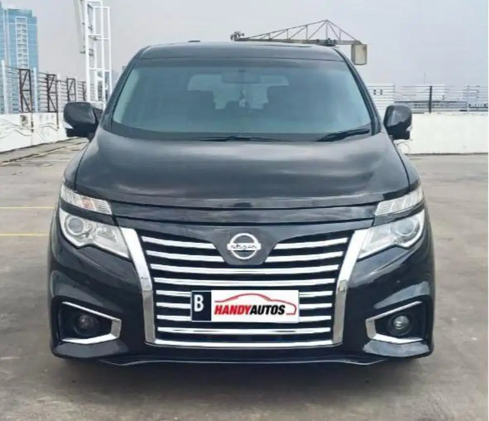 Nissan Elgrand 2.5 HWS Facelift Tahun 2013 Automatic Hitam