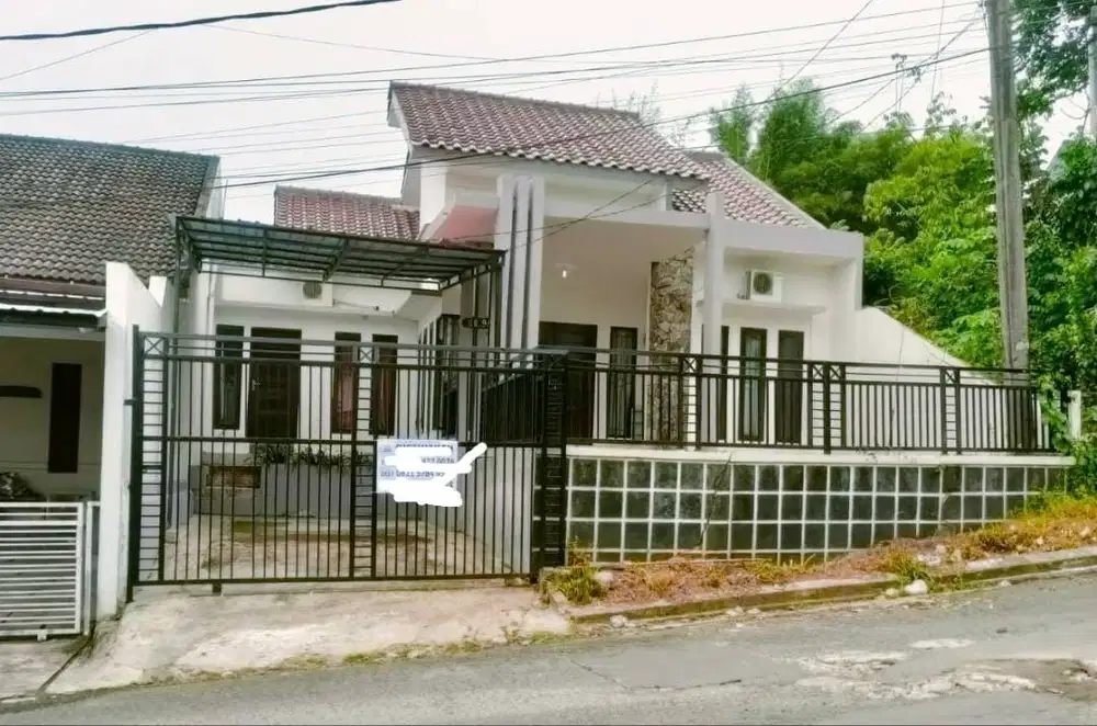 Di jual rumah full furnish di wika balikpapan